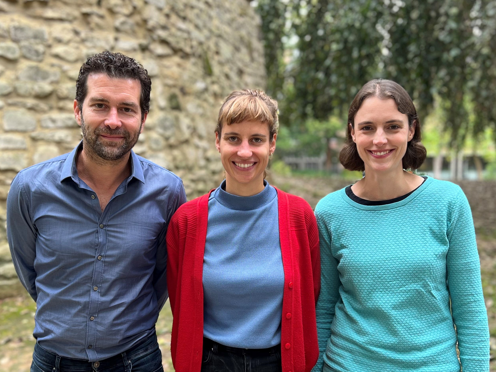 Photograph of authors of the featured article. Pictured together from left to right: Tom Beckers, Natalie Schroyens, and Laura Luyten